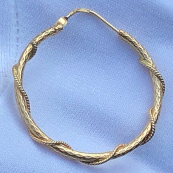 Italian Hoop Earrings, 18K Yellow Gold - Picture 3 of 14